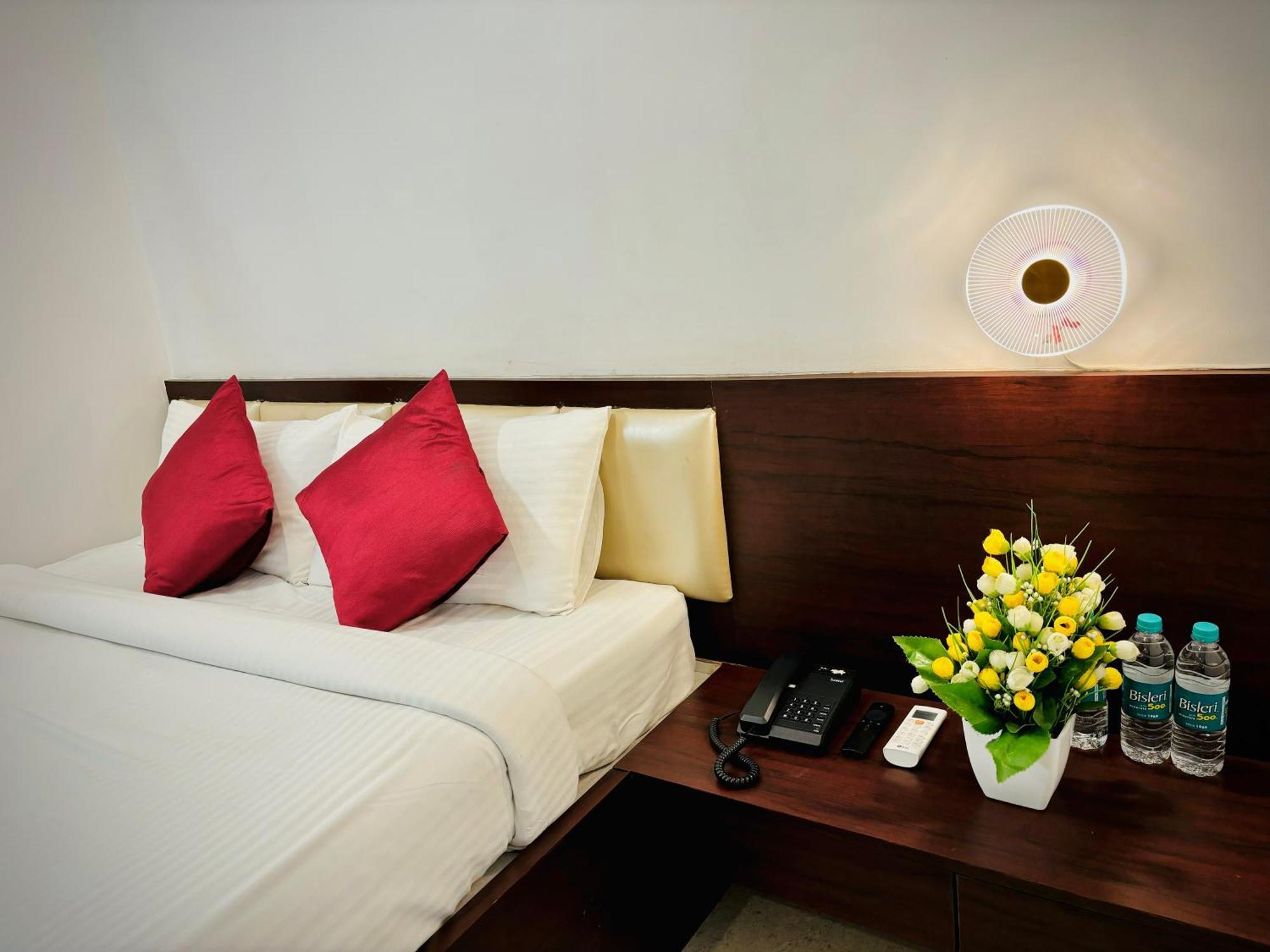Sai Shreyas Residency Otel Dod Jala Dış mekan fotoğraf